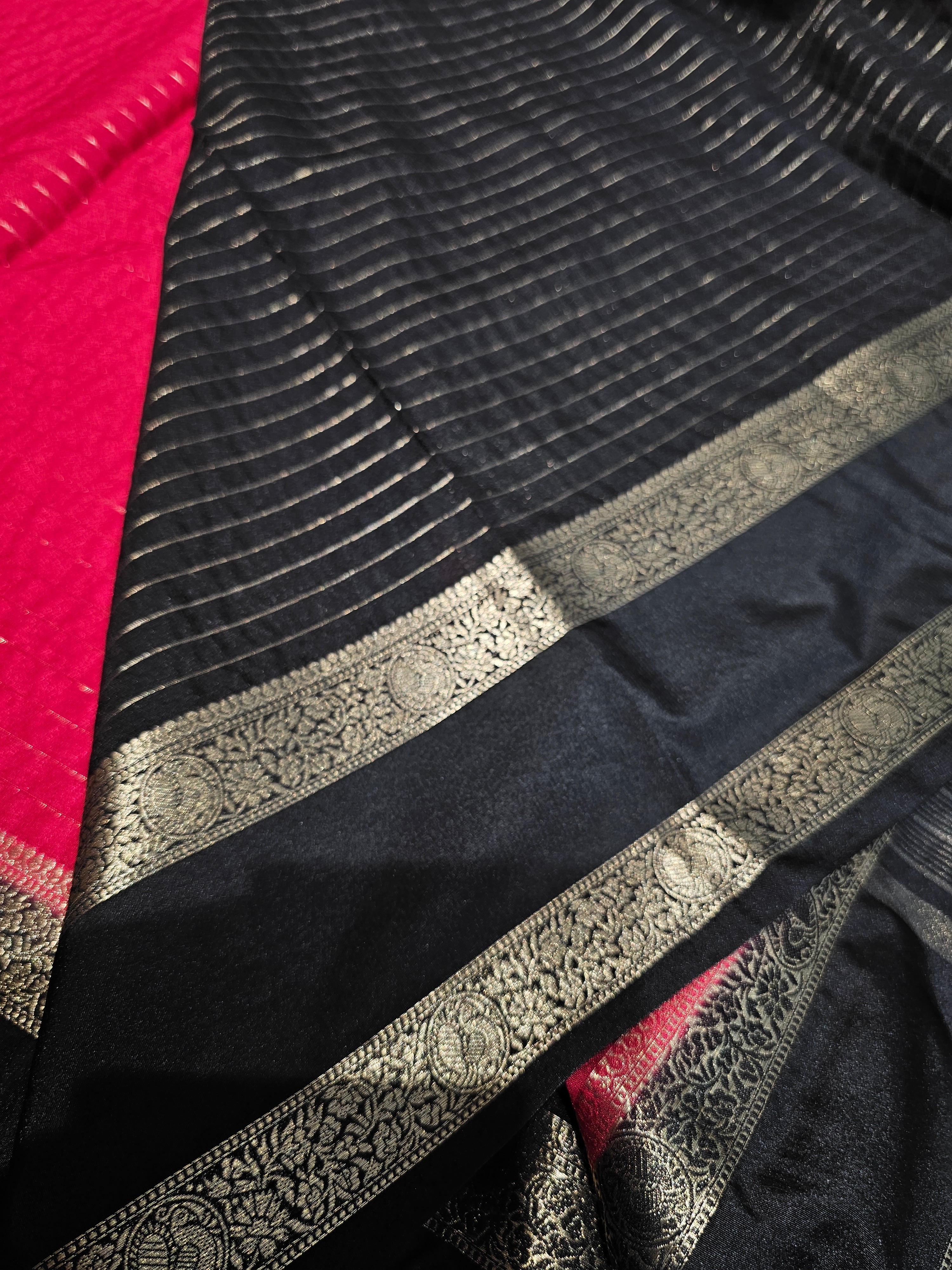 RED AND BLACK - BENTEX SEMI CREPE